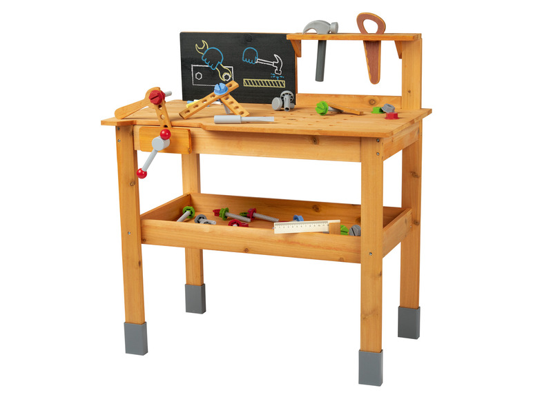 Een houten speelgoedwerkbank met gereedschap en schroeven.