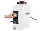 PARKSIDE PERFORMANCE accuspuit met een hand die een batterij plaatst