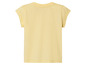 Een lichtgele t-shirt met korte mouwen.