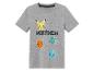 Een grijs Pokémon T-shirt met Pikachu, Bulbasaur, Charmander en Squirtle.