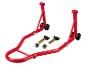 Support de moto rouge avec roues et accessoires.