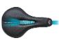 Selle de vélo noire avec mousse à mémoire de forme et système de ventilation, vue de dessus.
