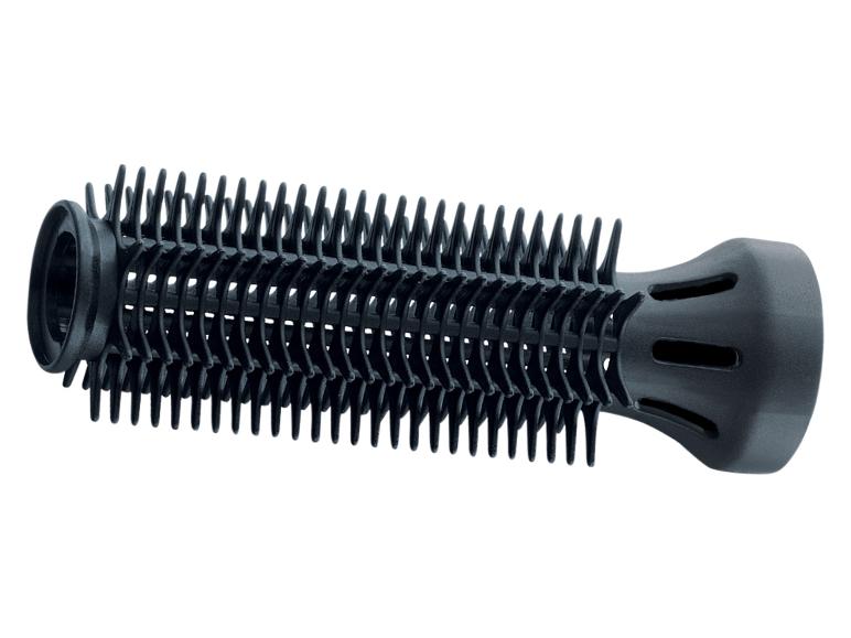 Een zwarte haarroller met een plastic borstel.