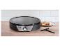 SilverCrest crêpe maker met een bord crêpes, aardbeien en ijs