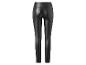 Zwarte leren skinny jeans.