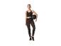 Vrouw in zwarte CRIVIT sporttop en legging met medicijnbal.