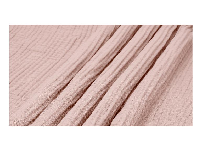Gekreukelde roze katoenen mousseline stof