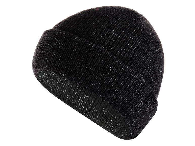 Un bonnet noir en tricot avec de la texture.