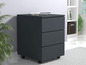 Commode gris foncé à trois tiroirs sur roulettes.