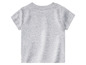 Un t-shirt gris à manches courtes.