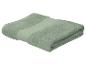 Gevouwen groene handdoek met een getextureerde rand.
