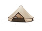 Une tente tipi beige en toile de Canvas Camp.