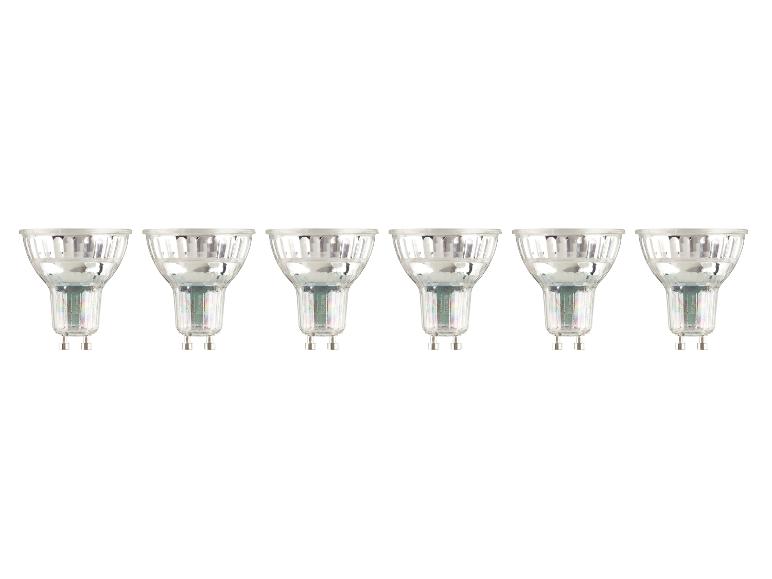 Six ampoules halogènes GU10 sur fond blanc