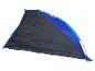 Blauw en zwarte kampeertent, perfect voor buitenactiviteiten.