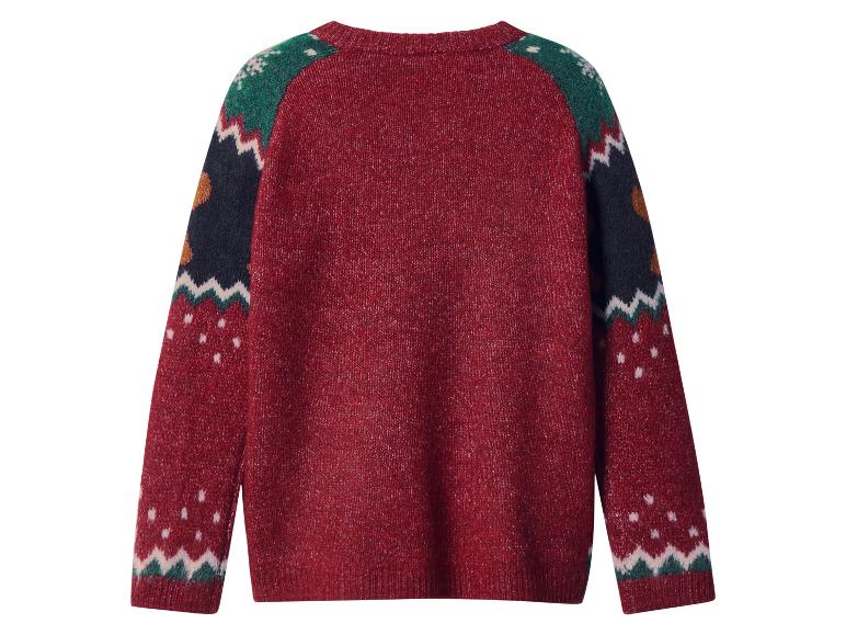 Achterkant van een rode kersttrui met groene, witte en donkerblauwe fair isle patronen.