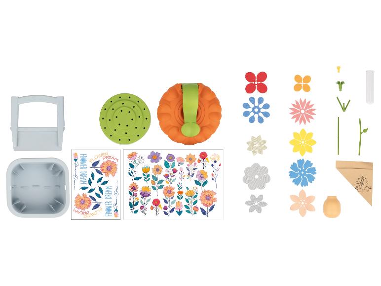 Bloemenpotten, bloemen, bladeren en stickers met een bloemenmotief.