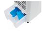 Witte draagbare koeler met uittrekbare lade met twee blauwe koelelementen.