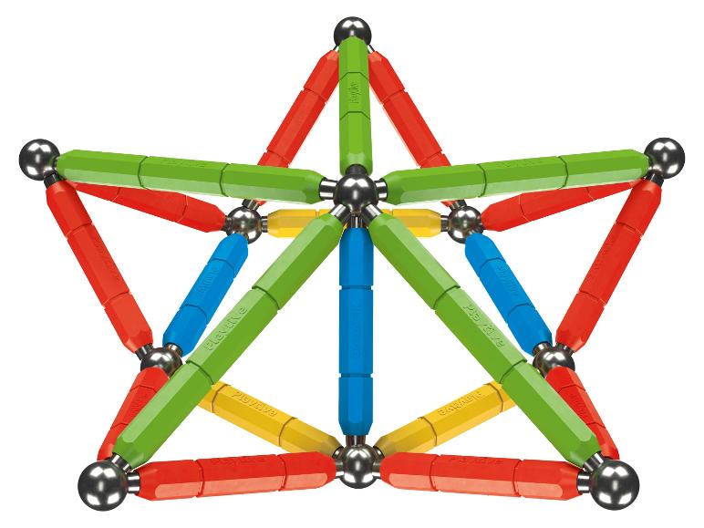Une construction en forme d'étoile réalisée avec des barres magnétiques Playtive de différentes couleurs.