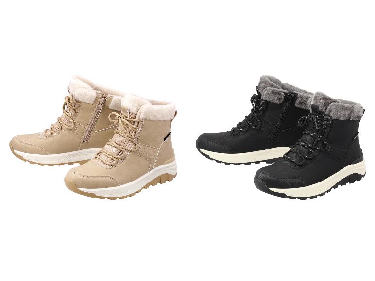 Deux paires de bottes d'hiver, une beige et une noire, avec de la fourrure.