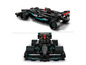 Een LEGO-model van een Formule 1-auto van Petronas.