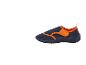 Zwarte en oranje waterschoenen met getextureerde zool