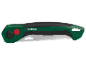 Scie pliante avec corps vert et noir et bouton rouge