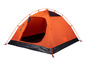 Een oranje Haika 3 tent voor kamperen