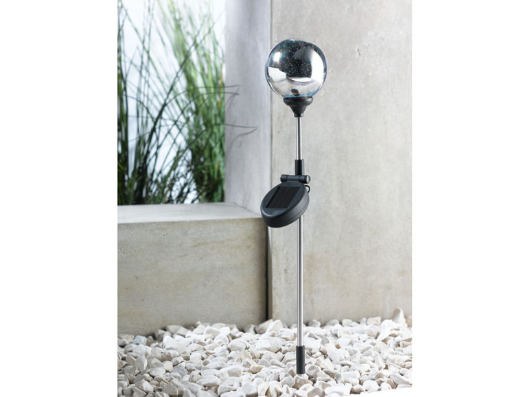 Aller en mode plein écran LIVARNO home Lampe solaire à LED, Ø 9 cm - Photo 3