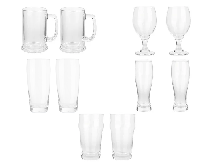 Verres à bière, pichets et coupes à vin : collection de verres transparents.