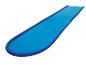 Toboggan aquatique bleu pour enfants, isolé sur fond blanc.