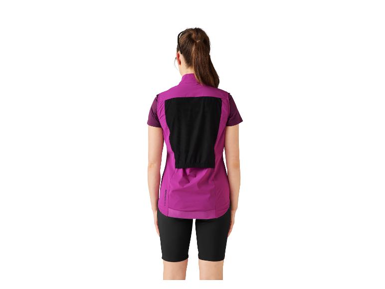 Veste et cuissard de cyclisme pour femme.