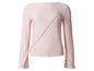 Roze gebreid trui met lange mouwen.