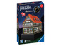 Puzzle 3D Ravensburger avec éclairage LED représentant une maison à colombage de nuit.