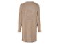 Pull long beige à manches longues.