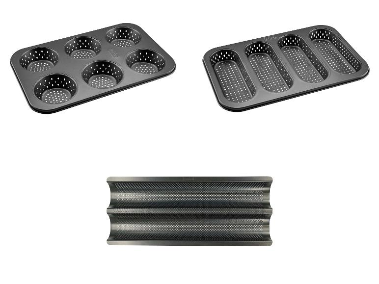 Een bakblik voor broodjes, met een bakblik voor lange broodjes en een bakblik voor ronde broodjes