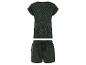 Olijfgroene luipaardprint set: t-shirt en shorts.