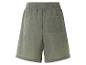Olijfgroene linnen shorts, achterkant.