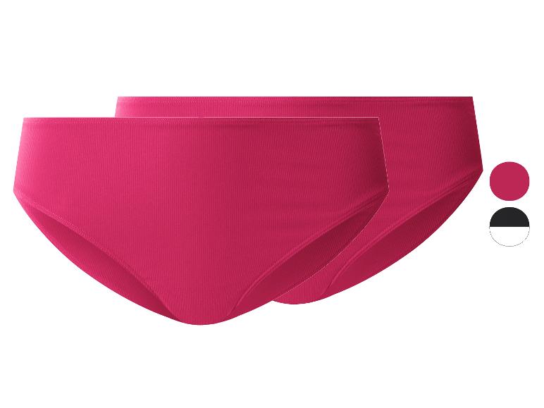 Deux culottes côtelées roses pour femmes, avec des échantillons de couleurs.
