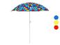 Kleurrijke strandparasol met geometrische patronen in blauw, geel en rood.