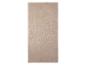 Beige badhanddoek, gevouwen, op een witte achtergrond.