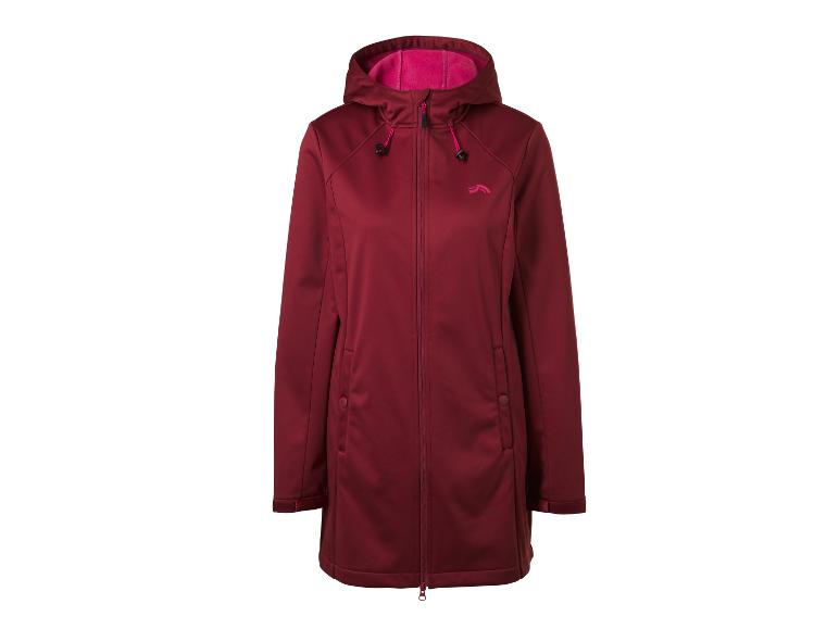 Veste softshell longue femme rouge foncé avec doublure de capuche rose.