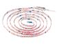 Een opgerolde 3M LED-strip met rode en gele LED's en een witte stroomkabel.