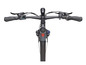 Het stuur van een zwarte elektrische fiets met een Shimano versnellingshendel.