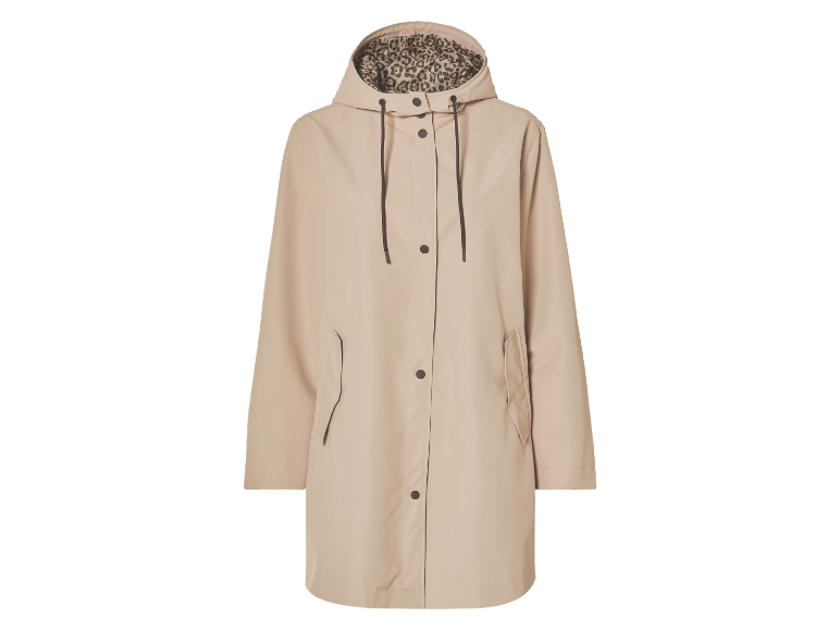 Beige regenjas met luipaardprint capuchon.