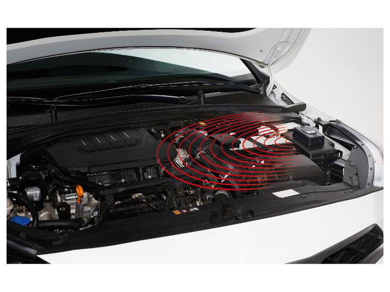 Open motorkap van een auto met motor en rode golven die eruit stralen.