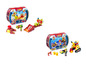 Deux ensembles de jouets T-Racers avec des voitures, des figurines et une piste de course.