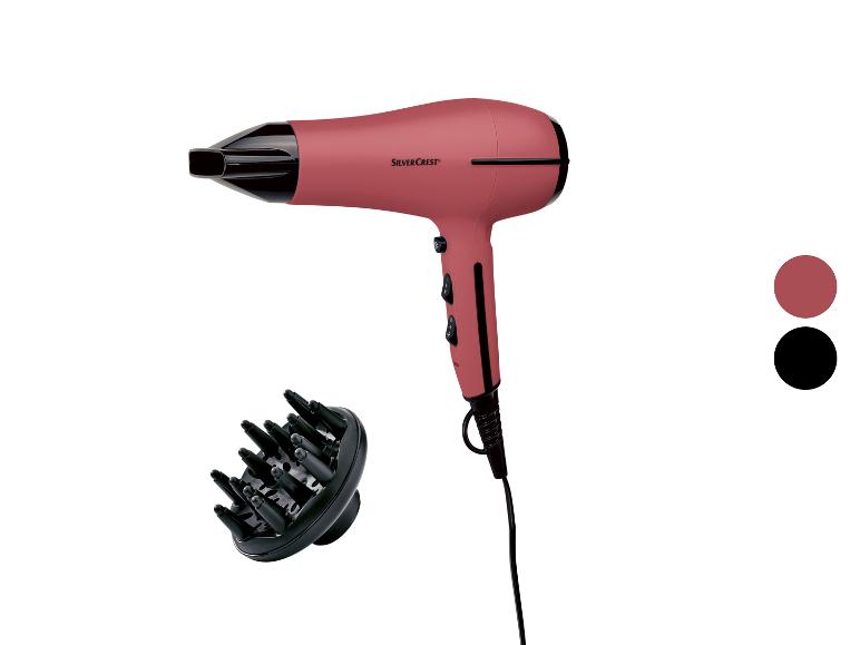 Un sèche-cheveux rose avec diffuseur de SilverCrest.