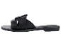 Zwarte sandalen met gekruiste bandjes, minimalistische stijl.