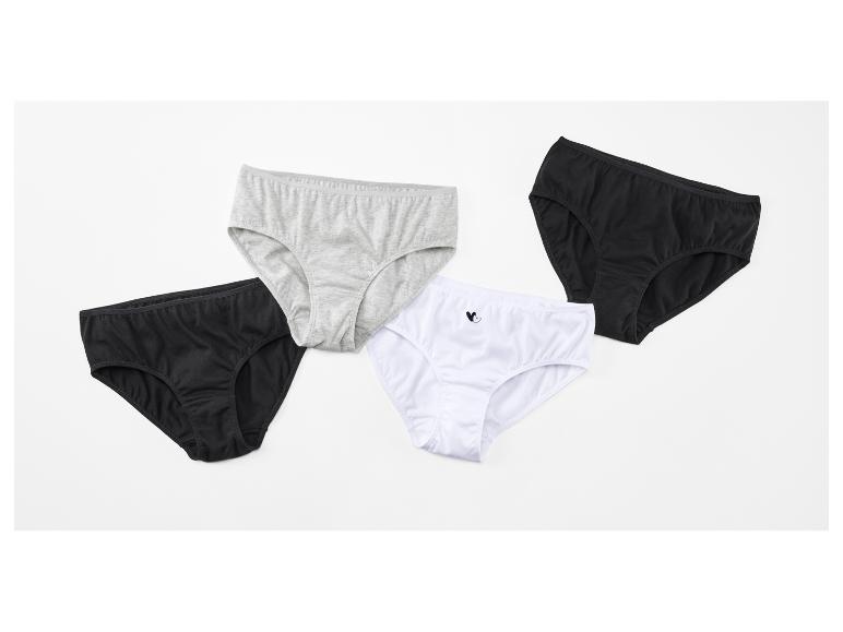 Quatre culottes pour femmes en noir, gris et blanc, une avec un emblème de cœur.