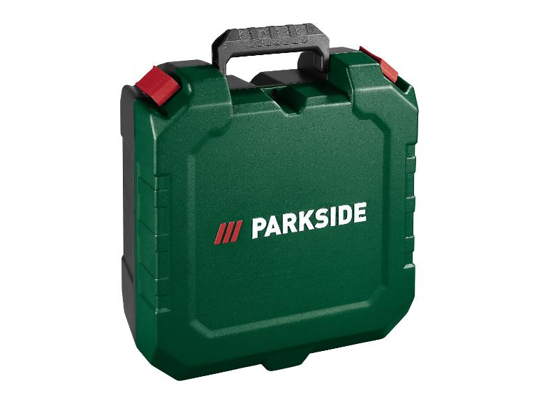Een donkergroene gereedschapskoffer met een zwart handvat en rode sluitingen, met het Parkside-logo.
